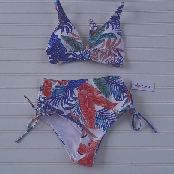 Raisins Tropical Print High Rise ๐ Bikini - Picture 14 of 14
